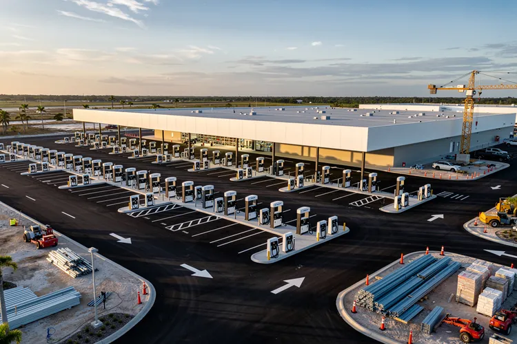 Buc-ee’s Aims to Shatter Records with World’s Largest Convenience Store in Florida